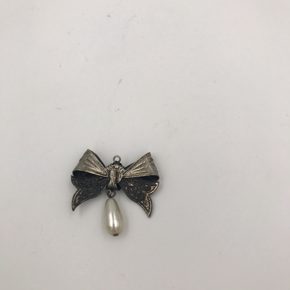 VTG Silver Tied Bow with Pearl Pendant - Picture 3 of 5